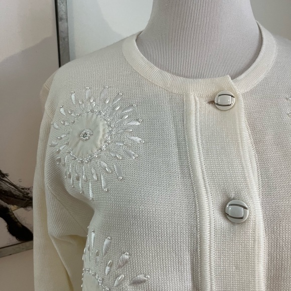 Vintage Paramour Collection Ivory Embellished Cardigan Size Small - Picture 3 of 11